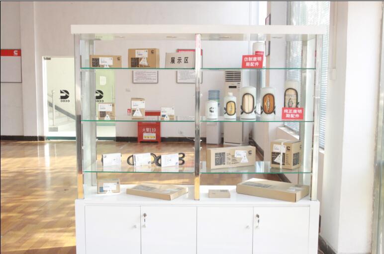 康明斯發(fā)動(dòng)機(jī)代理-發(fā)動(dòng)機(jī)配件展示區(qū)
